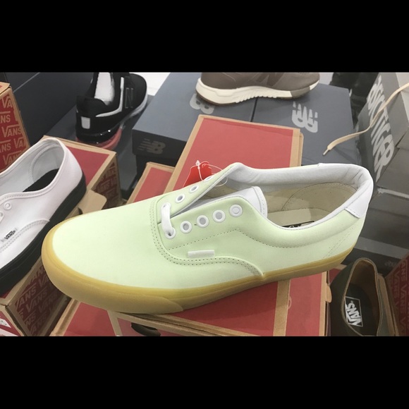 Vans Unisex shoes - Picture 2 of 8